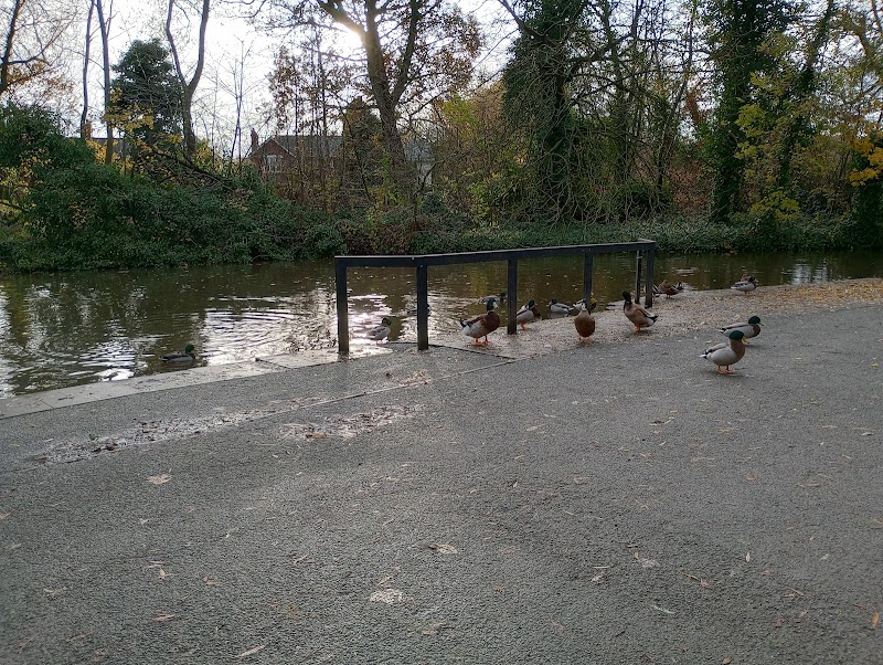 Thornes Park Aviary