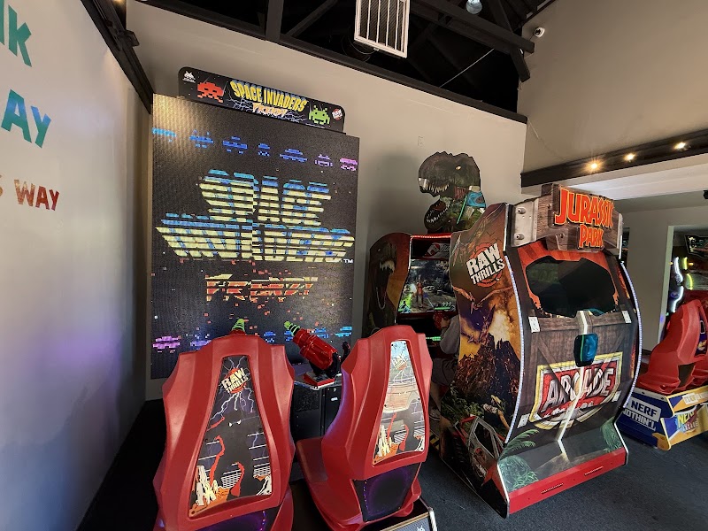 Three Palms Avalon Arcade photo 3