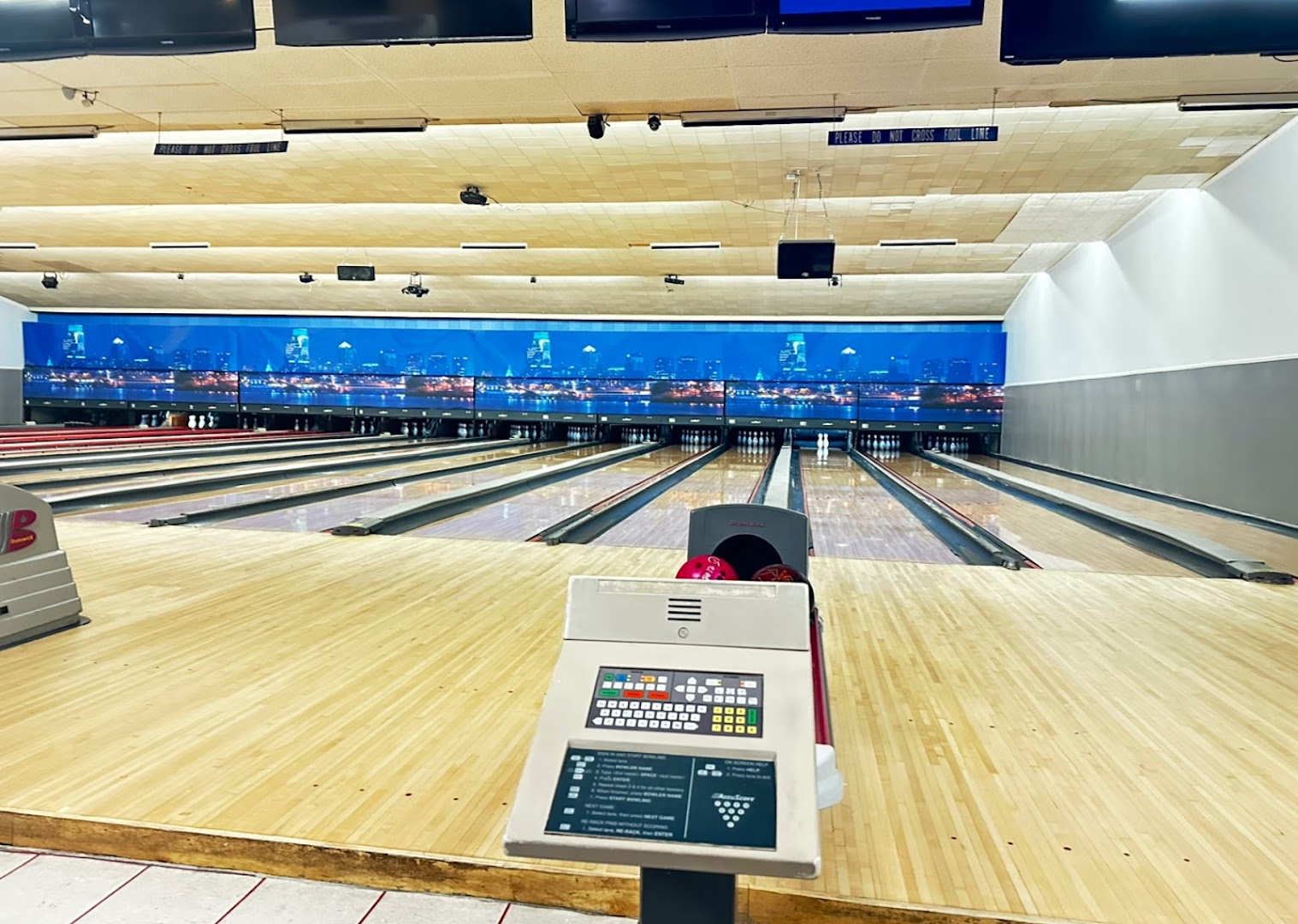 Thunderbird Lanes Castor Ave