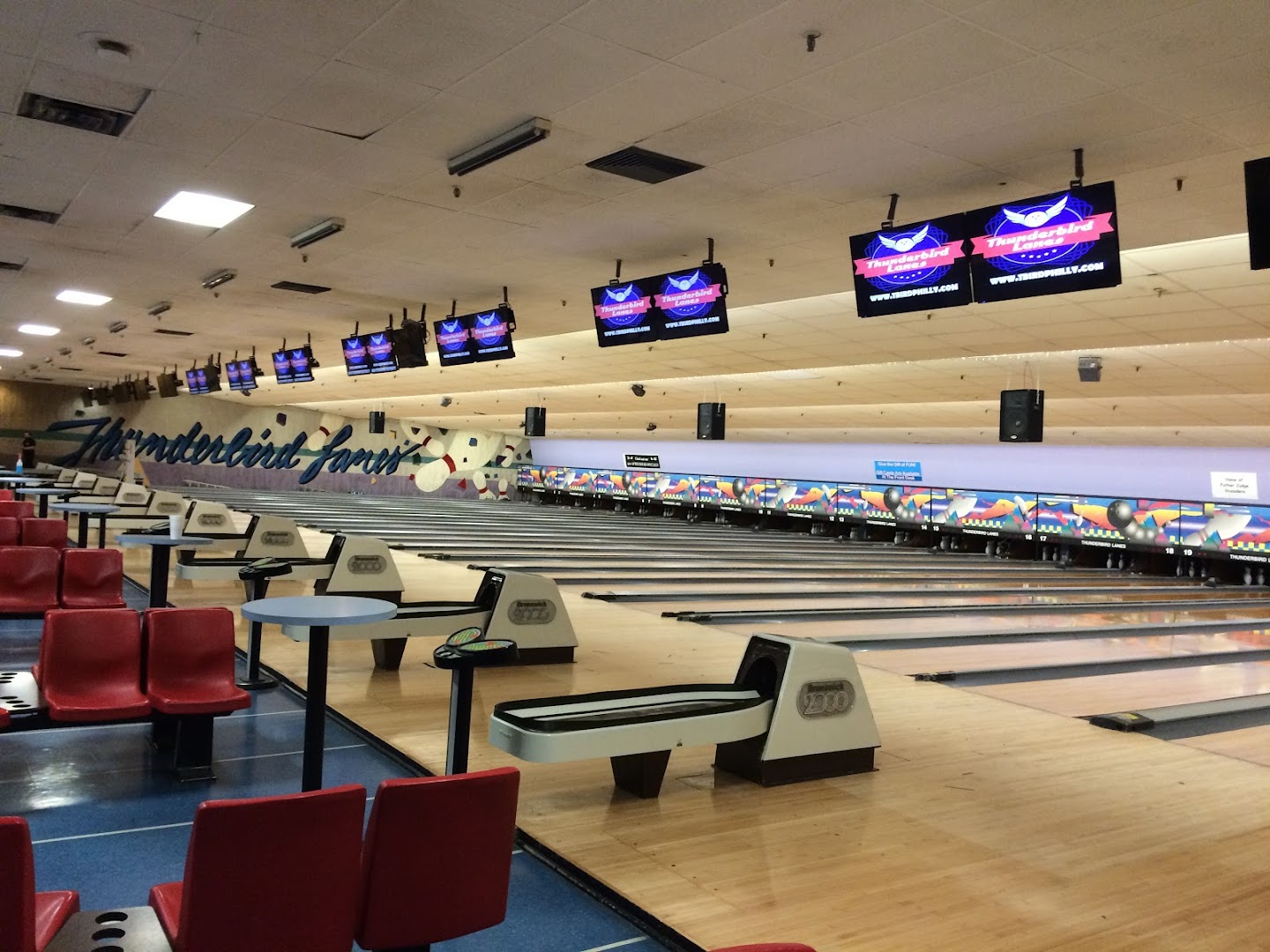 Thunderbird Lanes - Holme Ave. photo 2