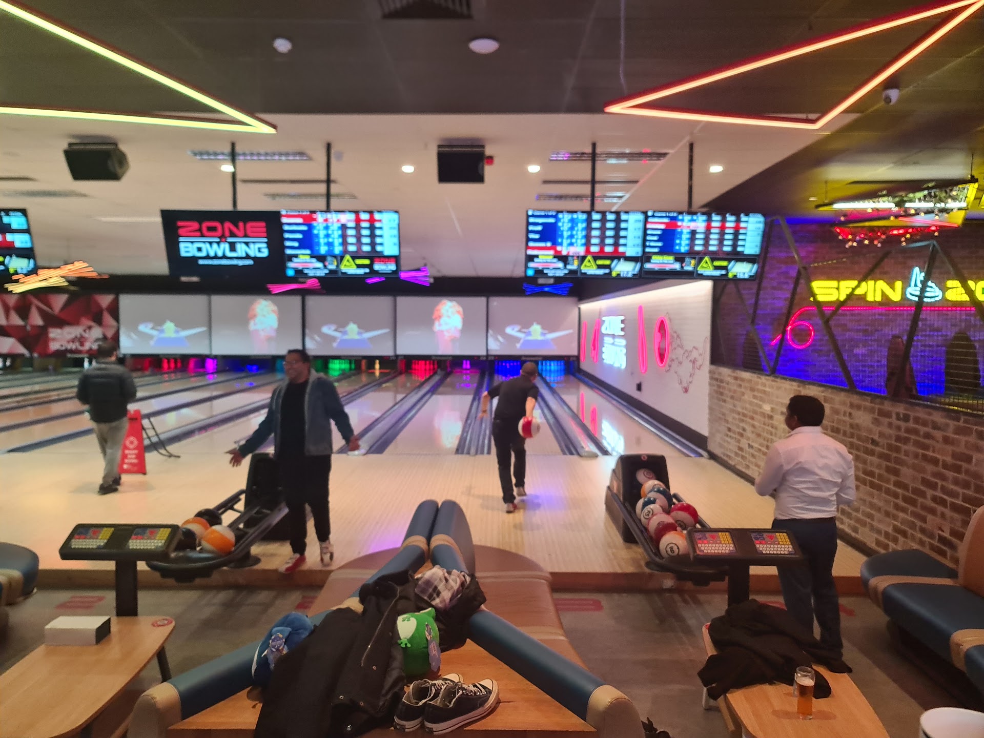 Timezone & Zone Bowling Woodville photo 2