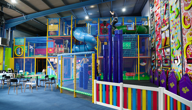 Toby's Barn: Play & Climb