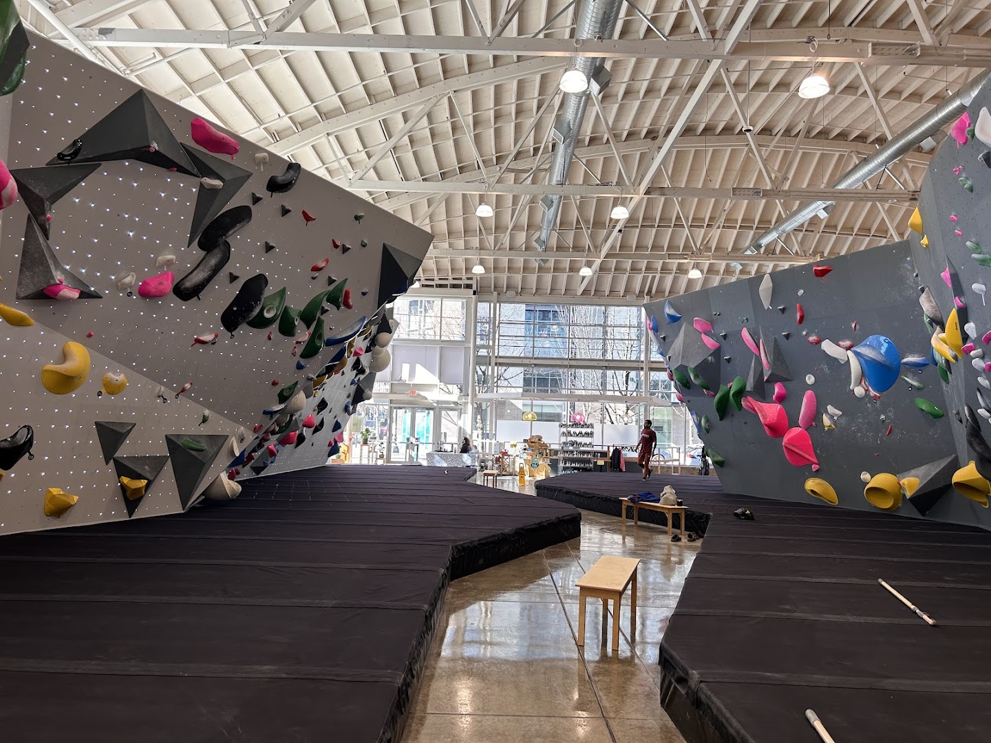 Tomo Bouldering Club