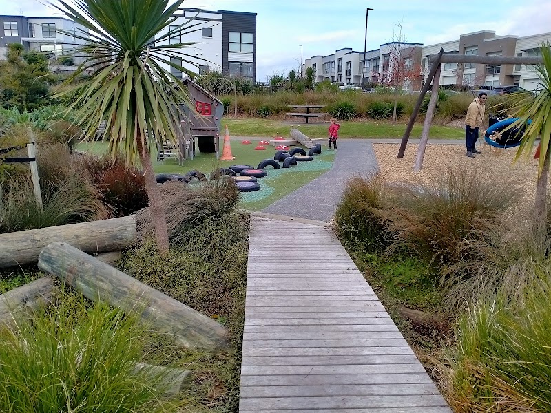 Totara Heights Ngahau Playground photo 3