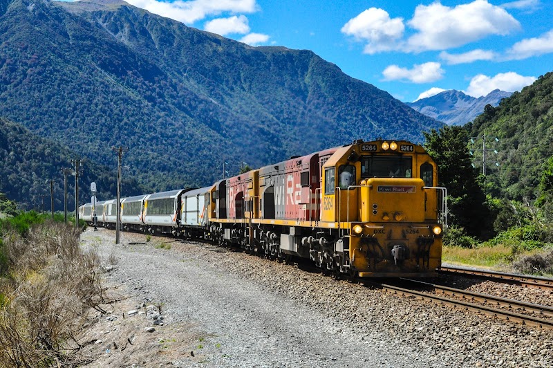TranzAlpine: Scenic Train Christchurch - Greymouth photo 2