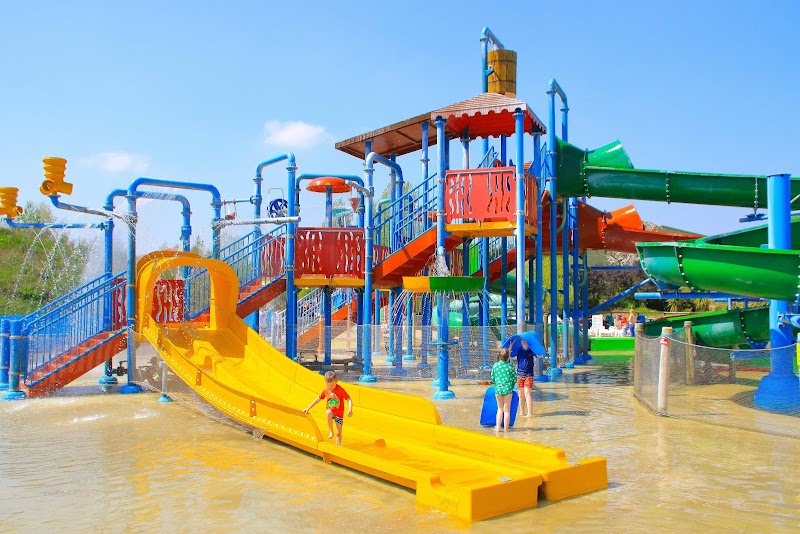 Twinlakes Park photo 2