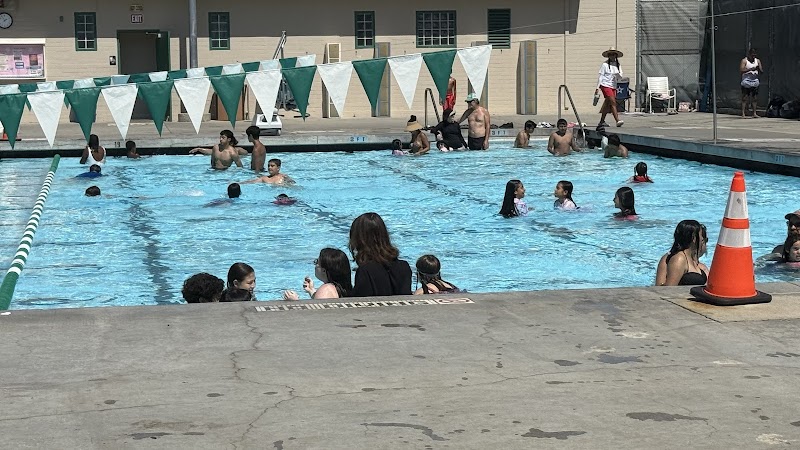 Van Nuys / Sherman Oaks Aquatic Center photo 2