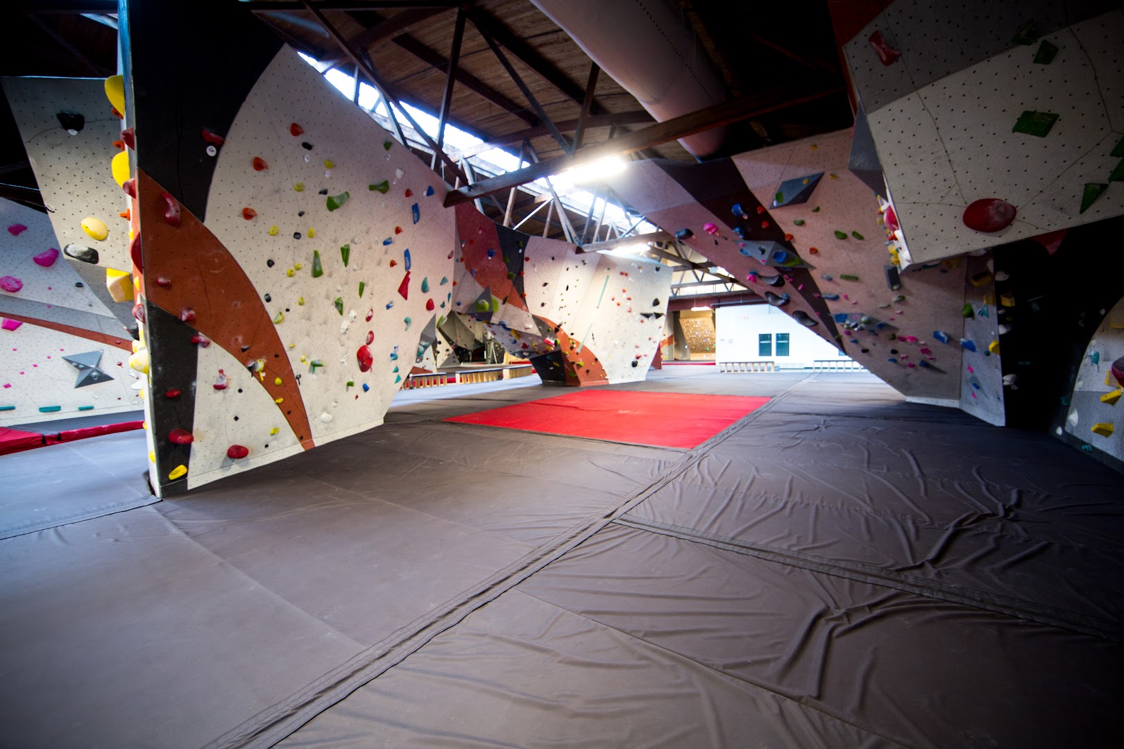 Vertical EndeavorsβTwin Cities Bouldering - TCB