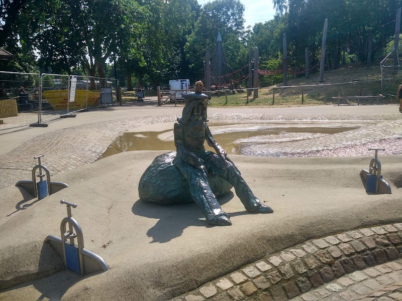 Victoria Park Splash Pool photo 2