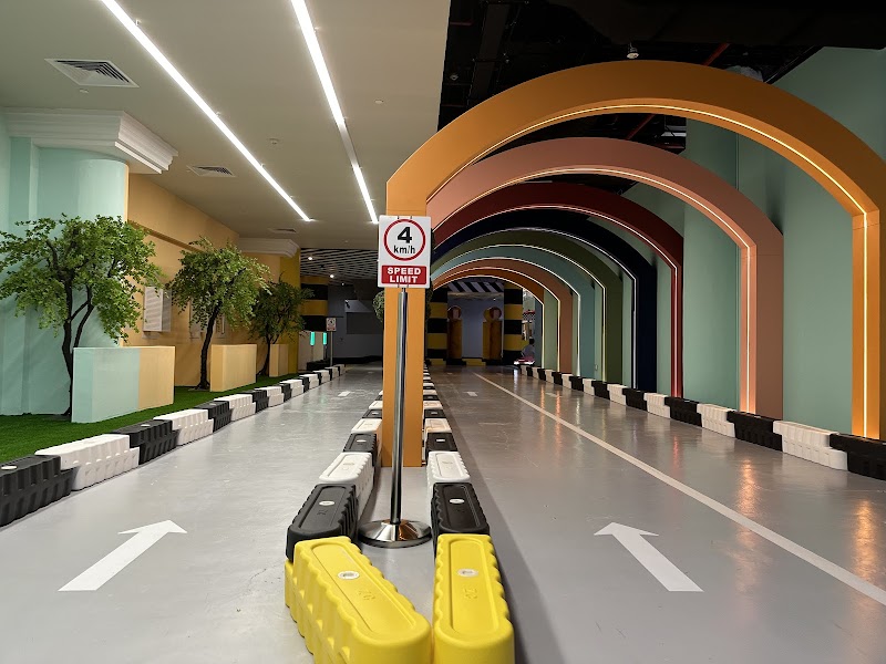 VroomTown Driving City photo 2