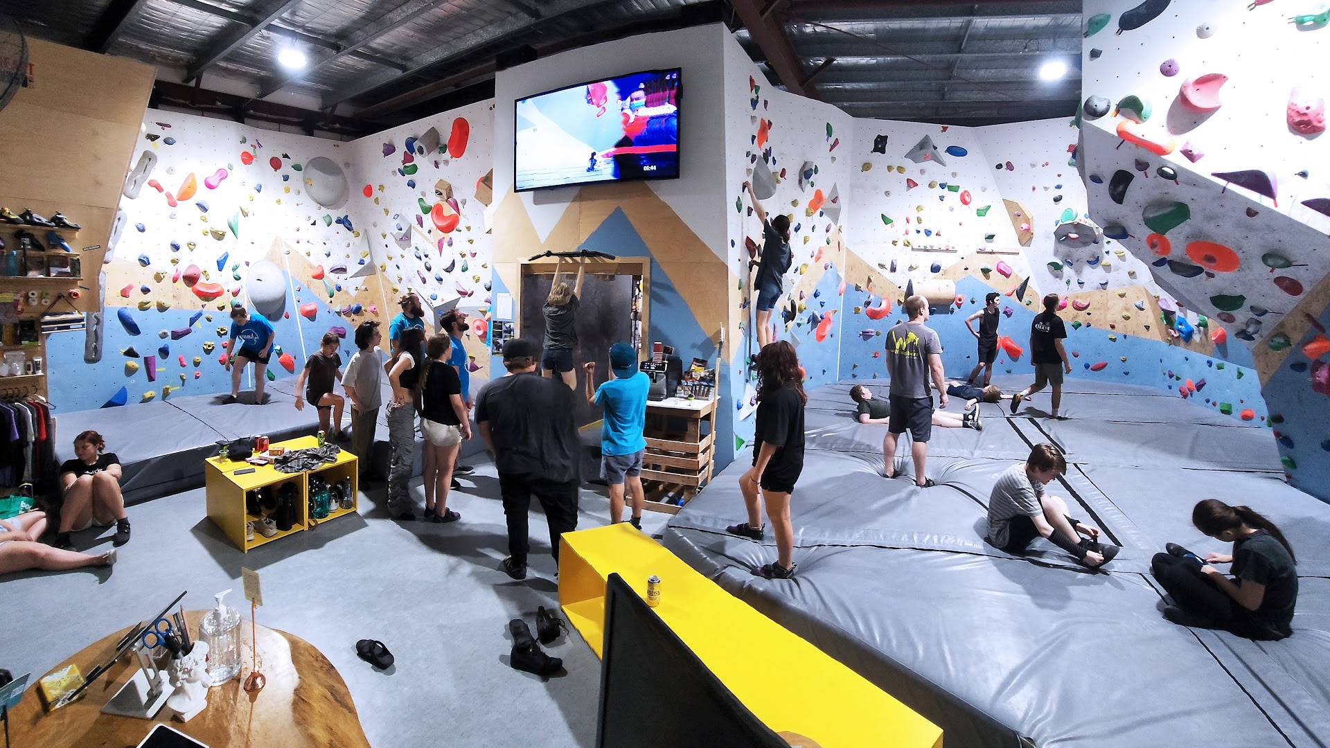 Wall Walkers Bouldering 24/7