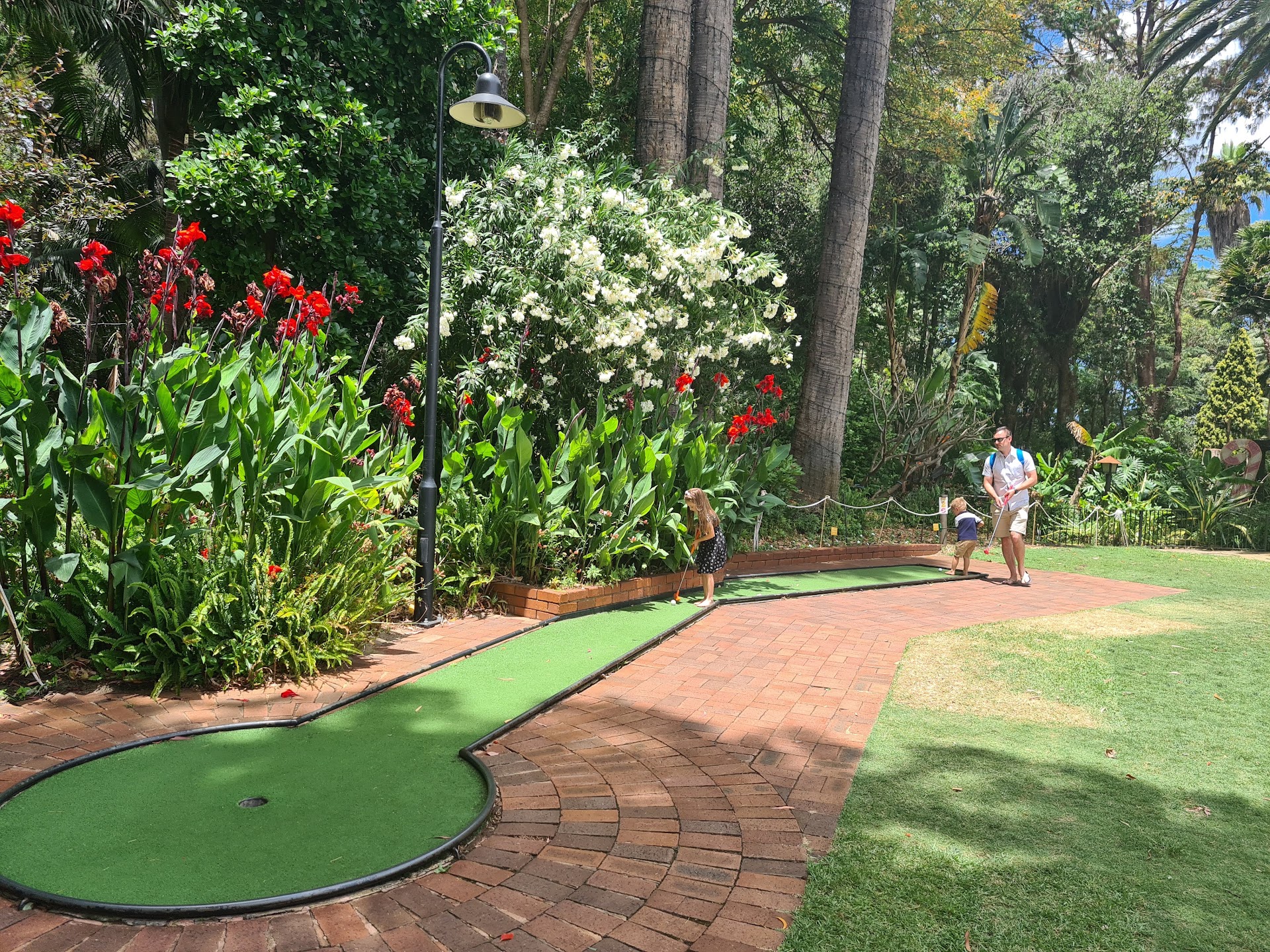 Wanneroo Botanic Gardens | Mini Golf and Glow Golf photo 2