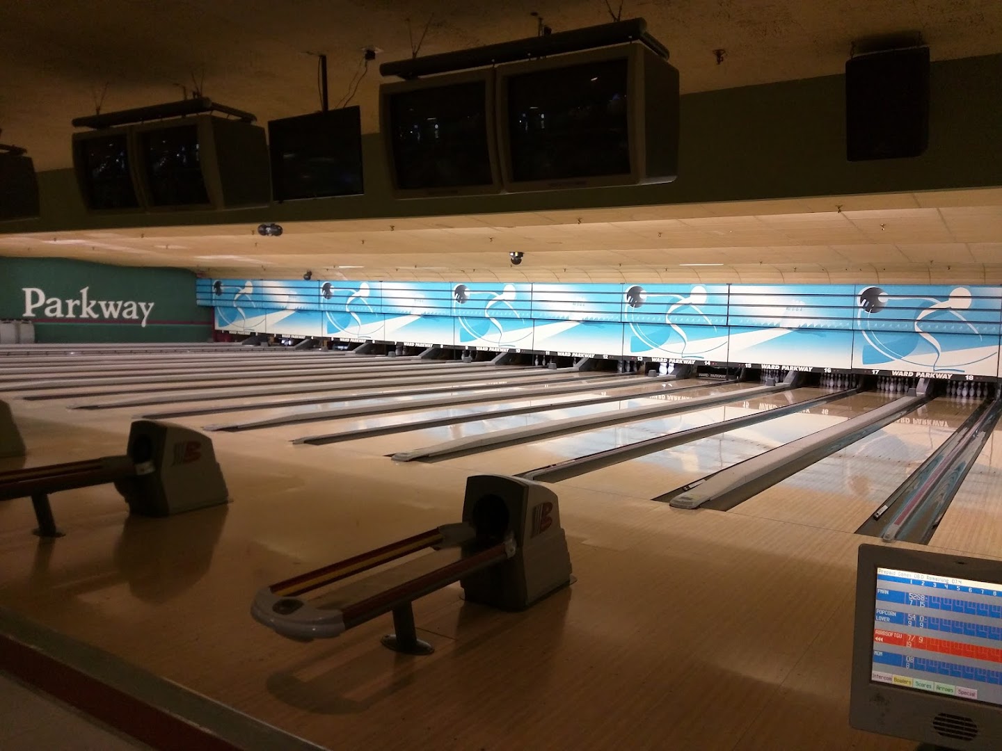 Ward Parkway Lanes photo 3