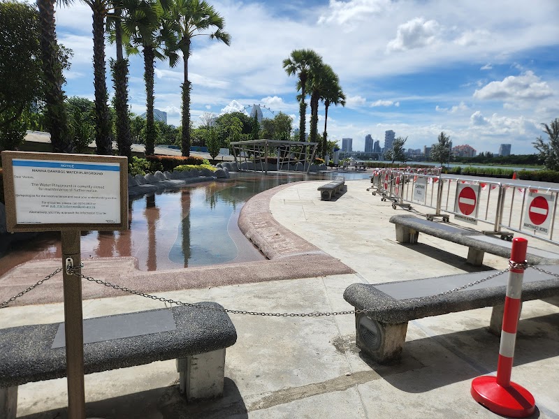 Water Playground @ Marina Barrage photo 2