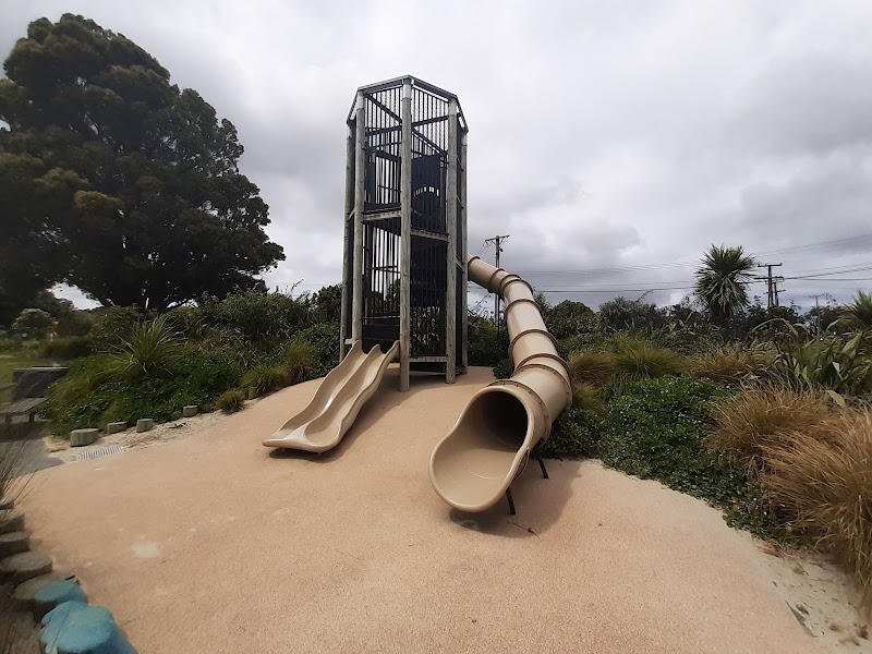 Waterbank Crescent Playground photo 2