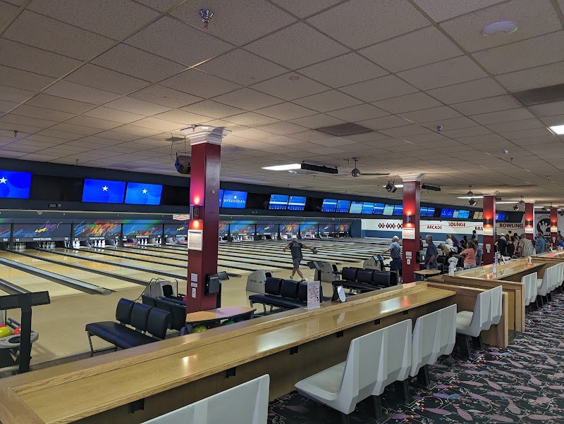 Winnetka Bowl photo 2
