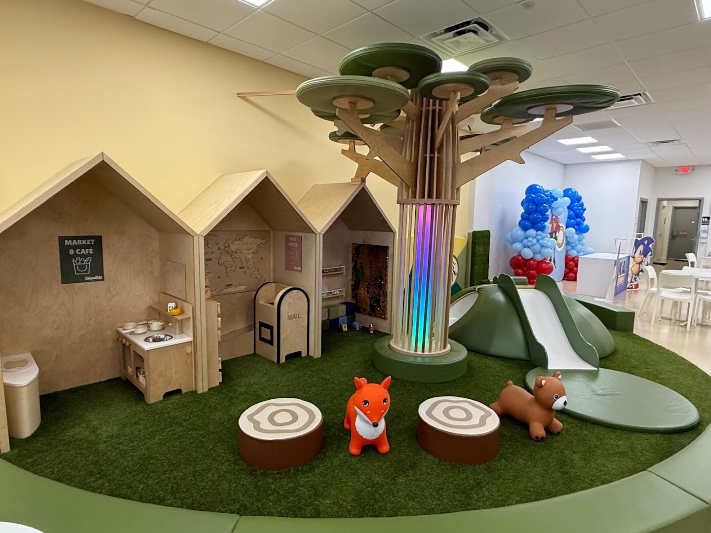 XploreKidz - Pinecrest Premium Indoor Playground