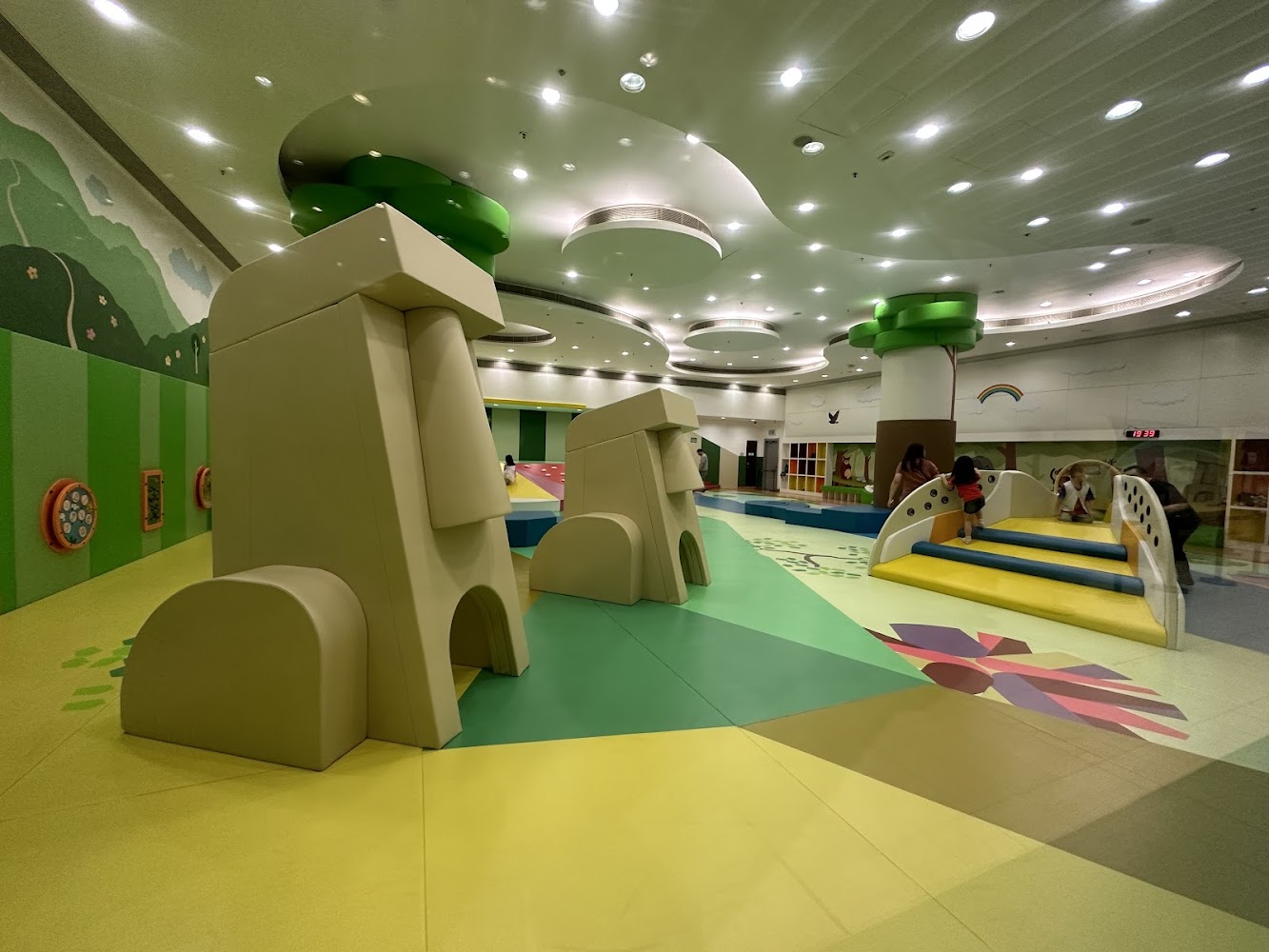 Yuen Chau Kok Sports Centre photo 2