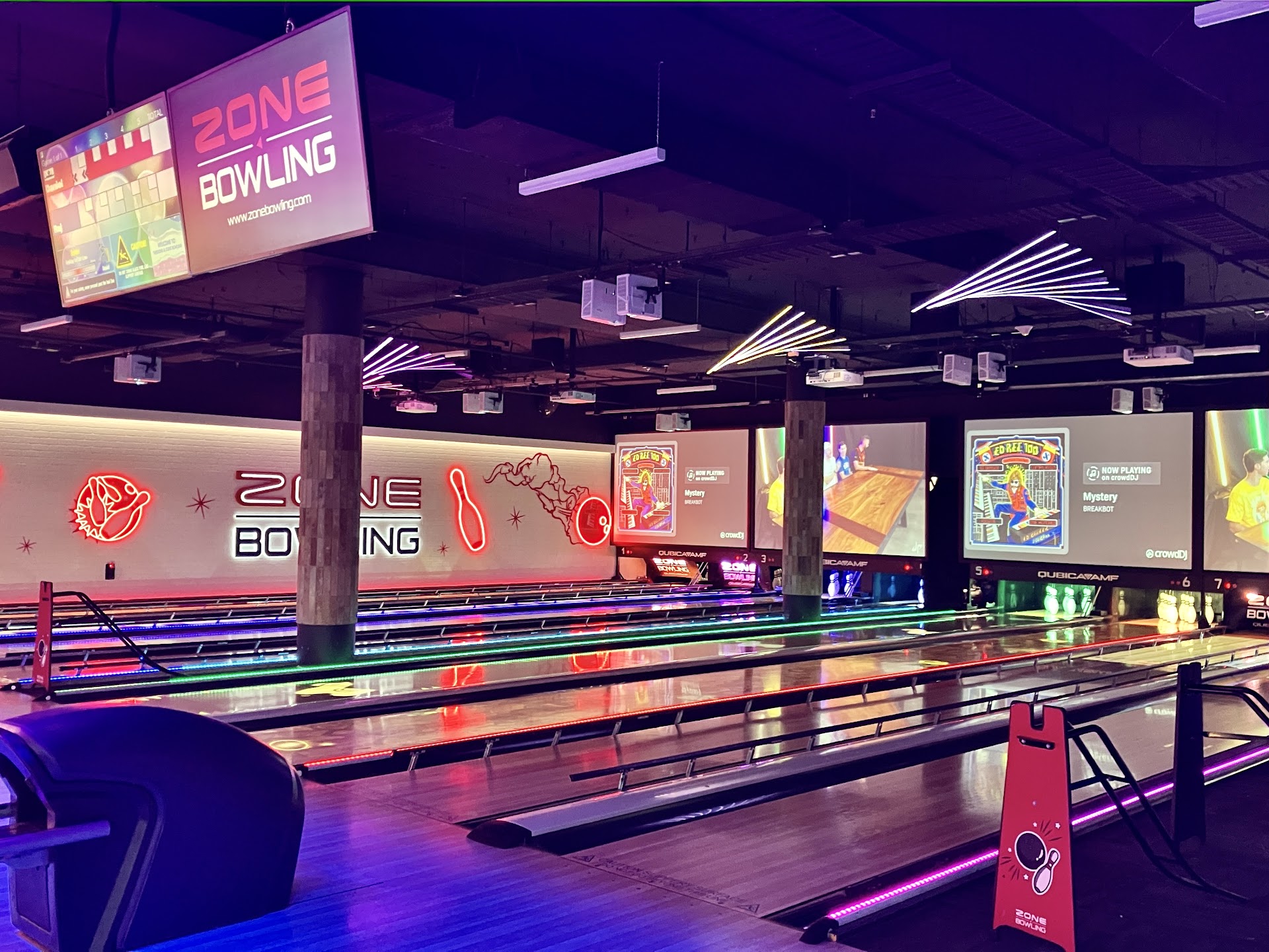 Zone Bowling Surfers Paradise photo 3